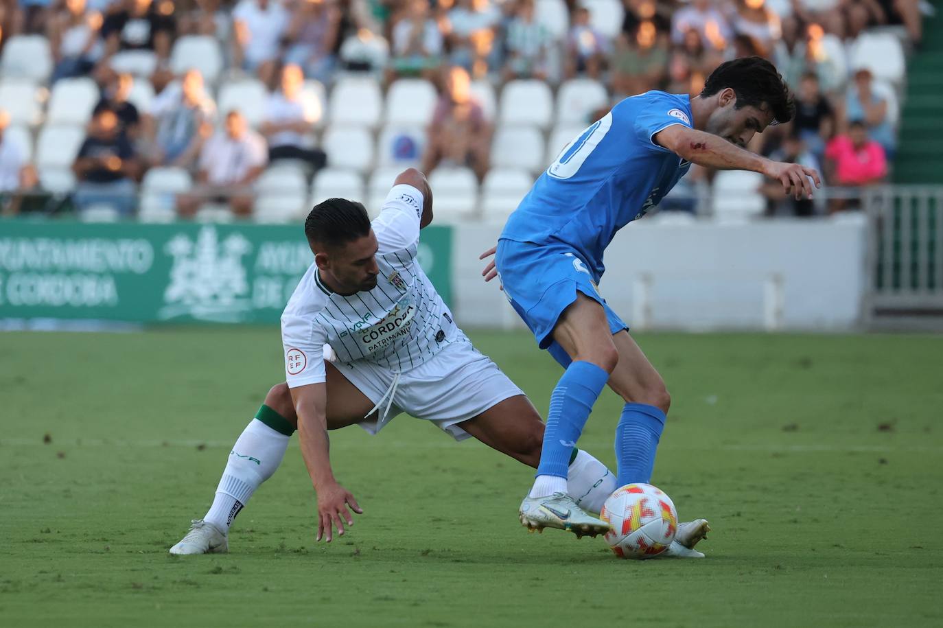 Las espectaculares imágenes de las mejores jugadas del Córdoba CF - Fuenlabrada