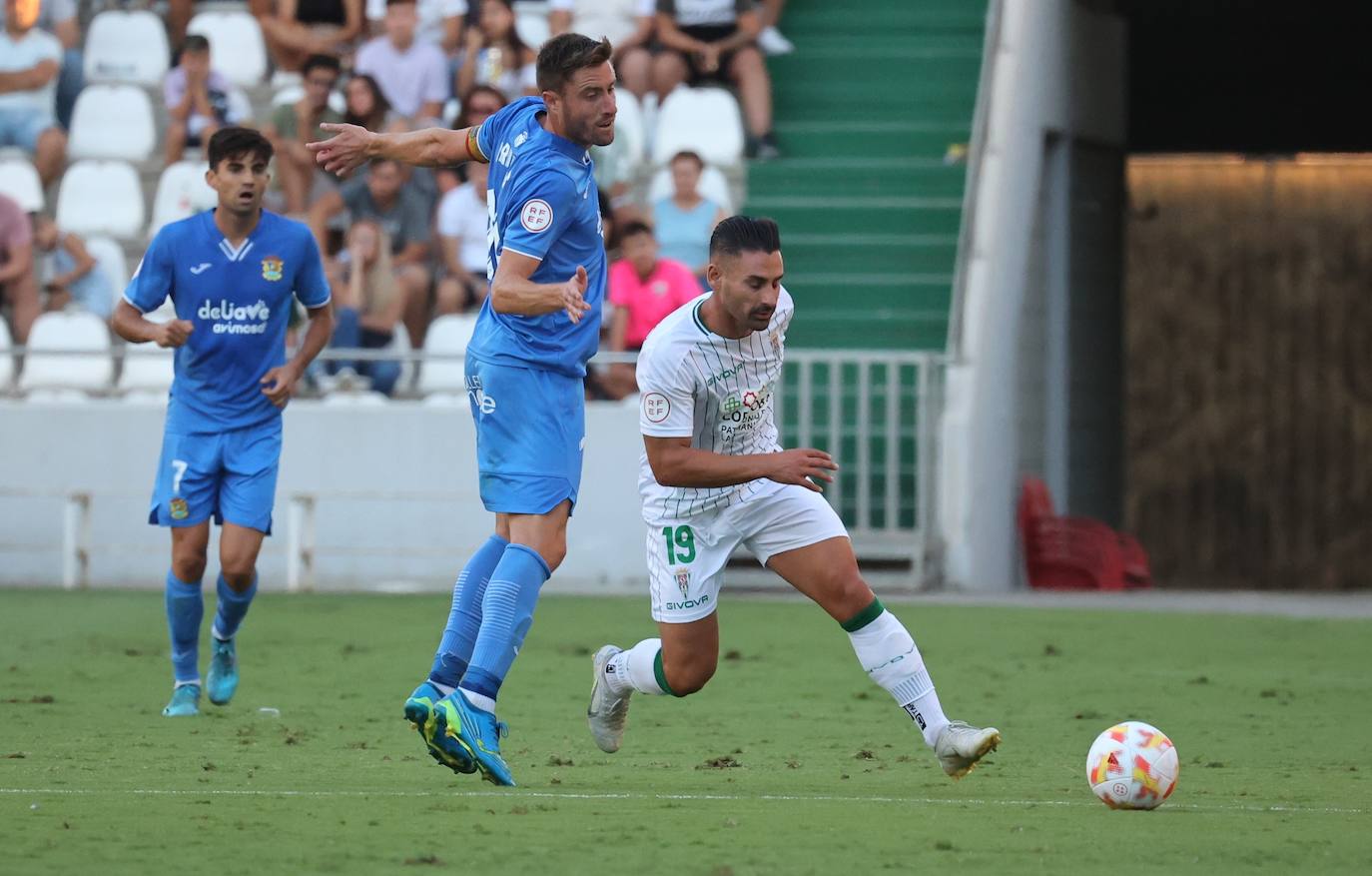 Las espectaculares imágenes de las mejores jugadas del Córdoba CF - Fuenlabrada
