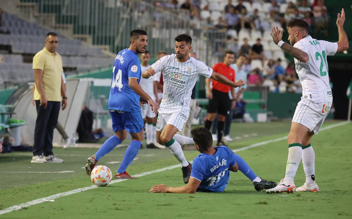 Las espectaculares imágenes de las mejores jugadas del Córdoba CF - Fuenlabrada