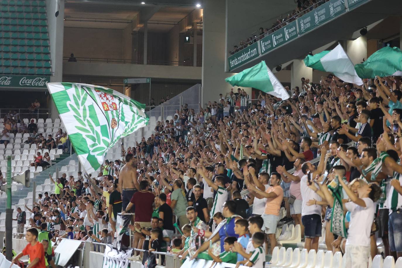 Las espectaculares imágenes de las mejores jugadas del Córdoba CF - Fuenlabrada