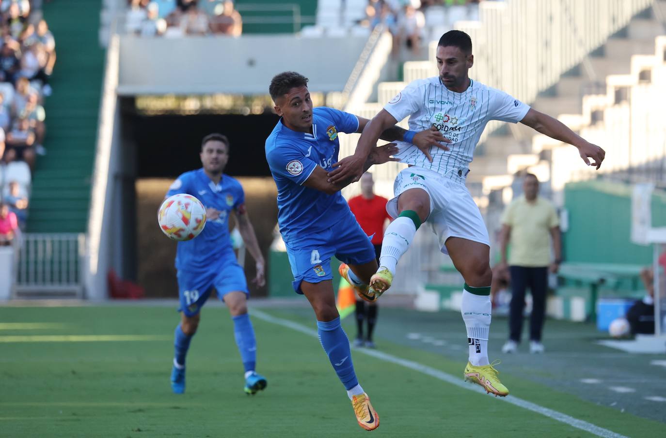 Las espectaculares imágenes de las mejores jugadas del Córdoba CF - Fuenlabrada