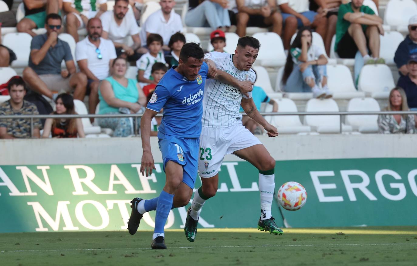 Las espectaculares imágenes de las mejores jugadas del Córdoba CF - Fuenlabrada