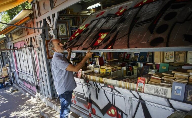 Los libreros de Moyano piden a los grafiteros que respeten sus casetas