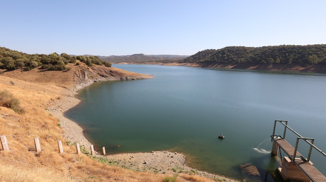 Emacsa reitera que la ciudad de Córdoba tiene agua para «dos años o dos años y medio»