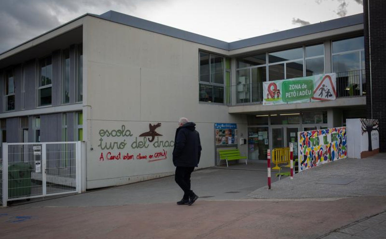 La escuela Turó del Drac de Canet de Mar ya ha comunicado que dejará de impartir el 25% de castellano