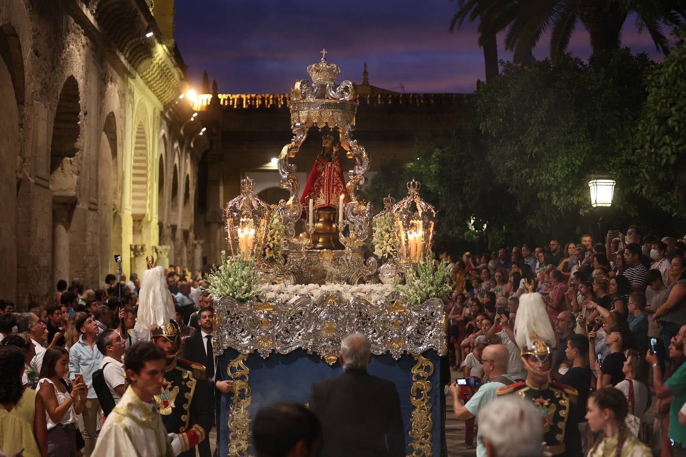 La procesión de la Fuensanta en Córdoba, en imágenes