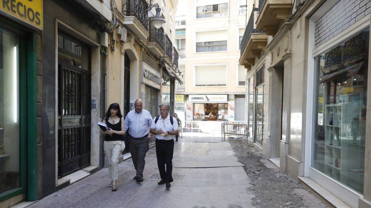 El Ayuntamiento de Córdoba prueba otros materiales en el Casco en la calle Eduardo Dato