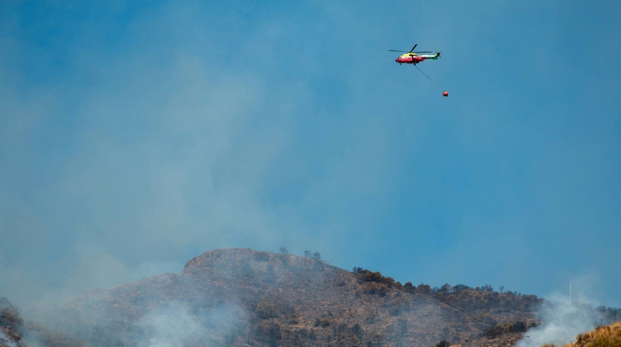 El incendio en un paraje granadino de Los Guájares alcanza ya las 3.000 hectáreas