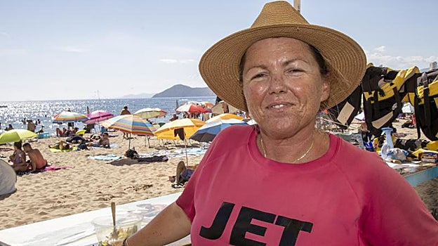 Marisol Serrano Cashman, en la empresa de acgividades náuticas en la Play de Levante