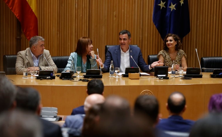 Sánchez tilda a Feijóo de «reaccionario» y anuncia que «habrá más debates» con el líder del PP