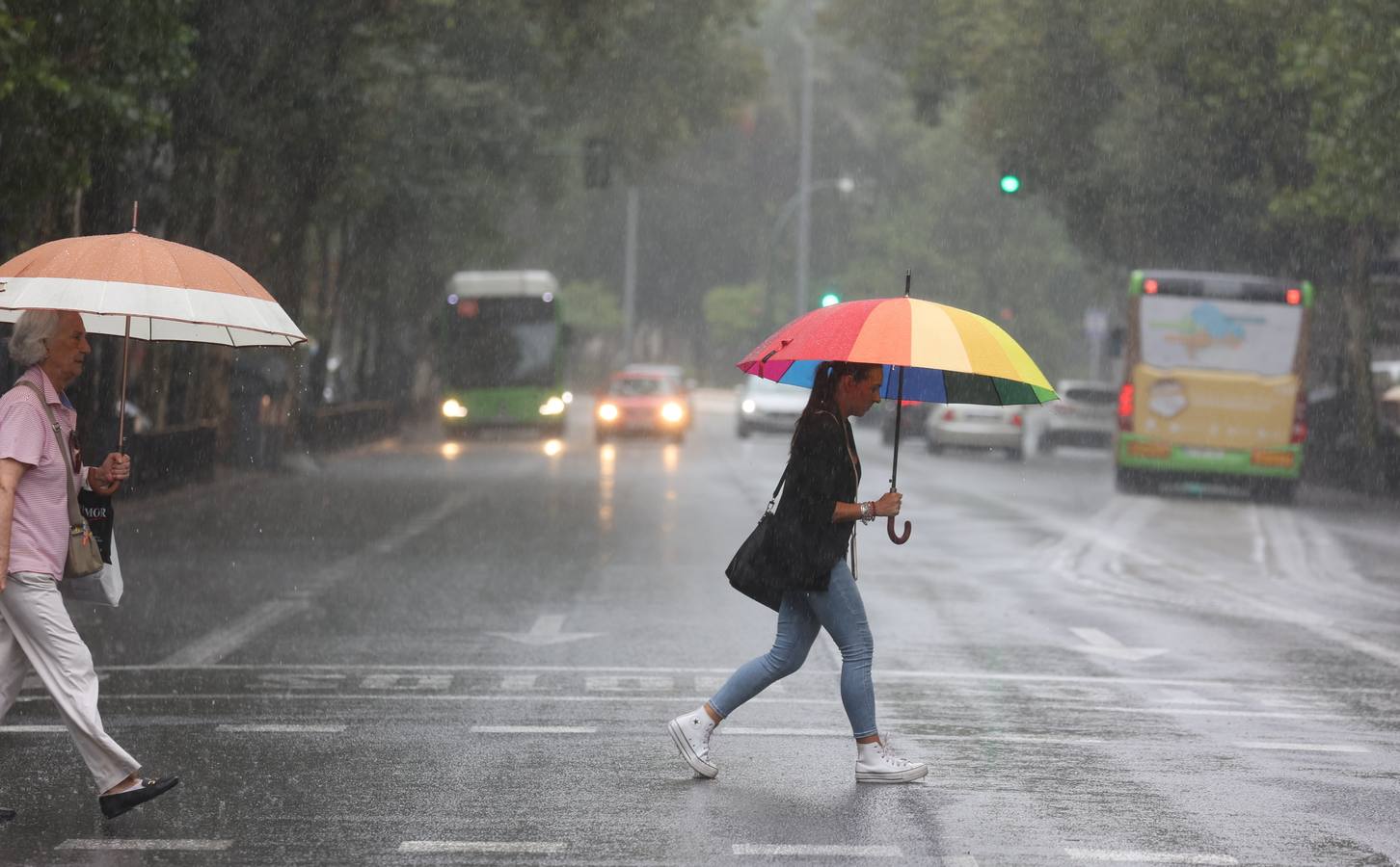 La ansiada lluvia vuelve a Córdoba, en imágenes