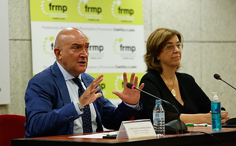 Titulados universitarios podrán acceder a plazas de secretario municipal mediante un curso