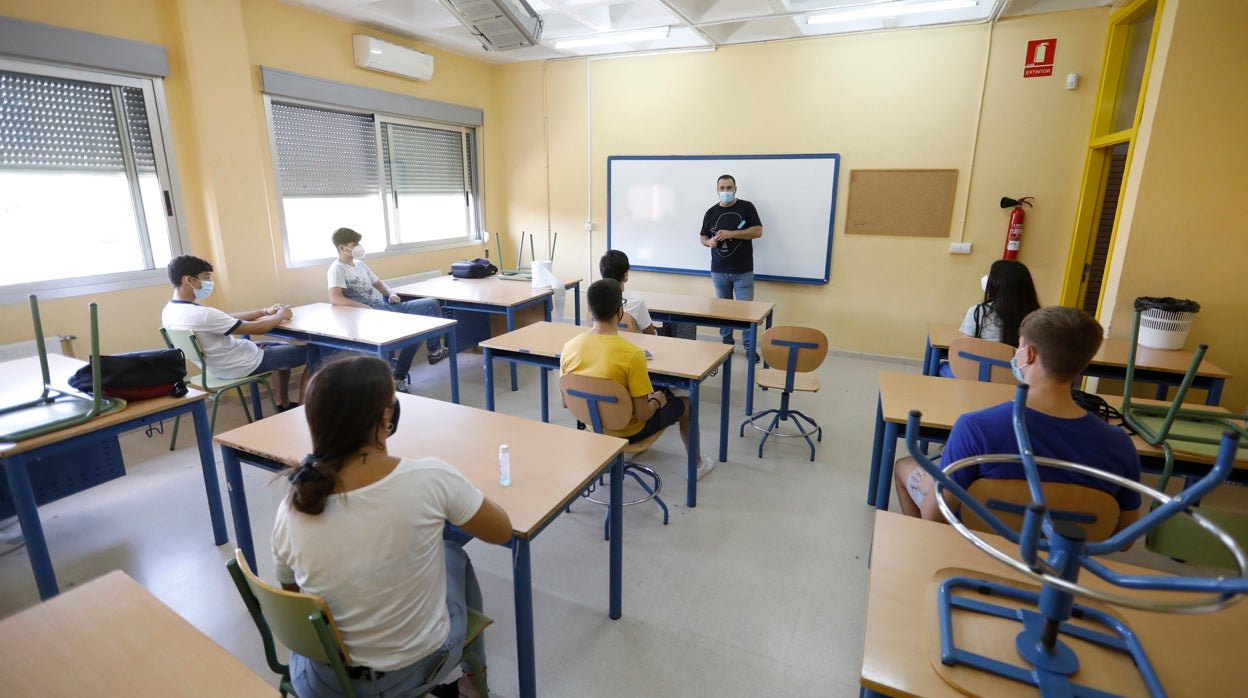 Más de 76.000 estudiantes de Córdoba de Secundaria, Bachillerato o FP inician las clases este jueves