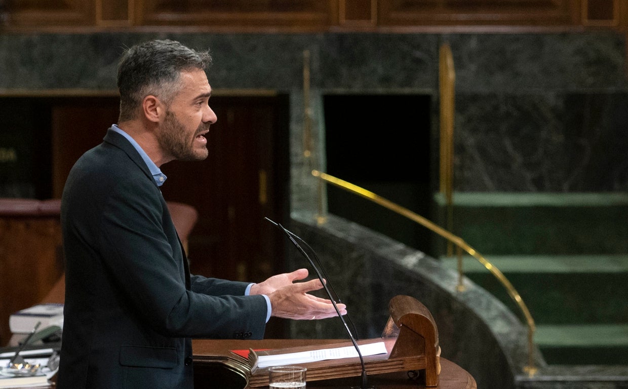 El diputado del PSOE Felipe Sicilia, en el debate sobre la comisión de investigación por la operación Cataluña