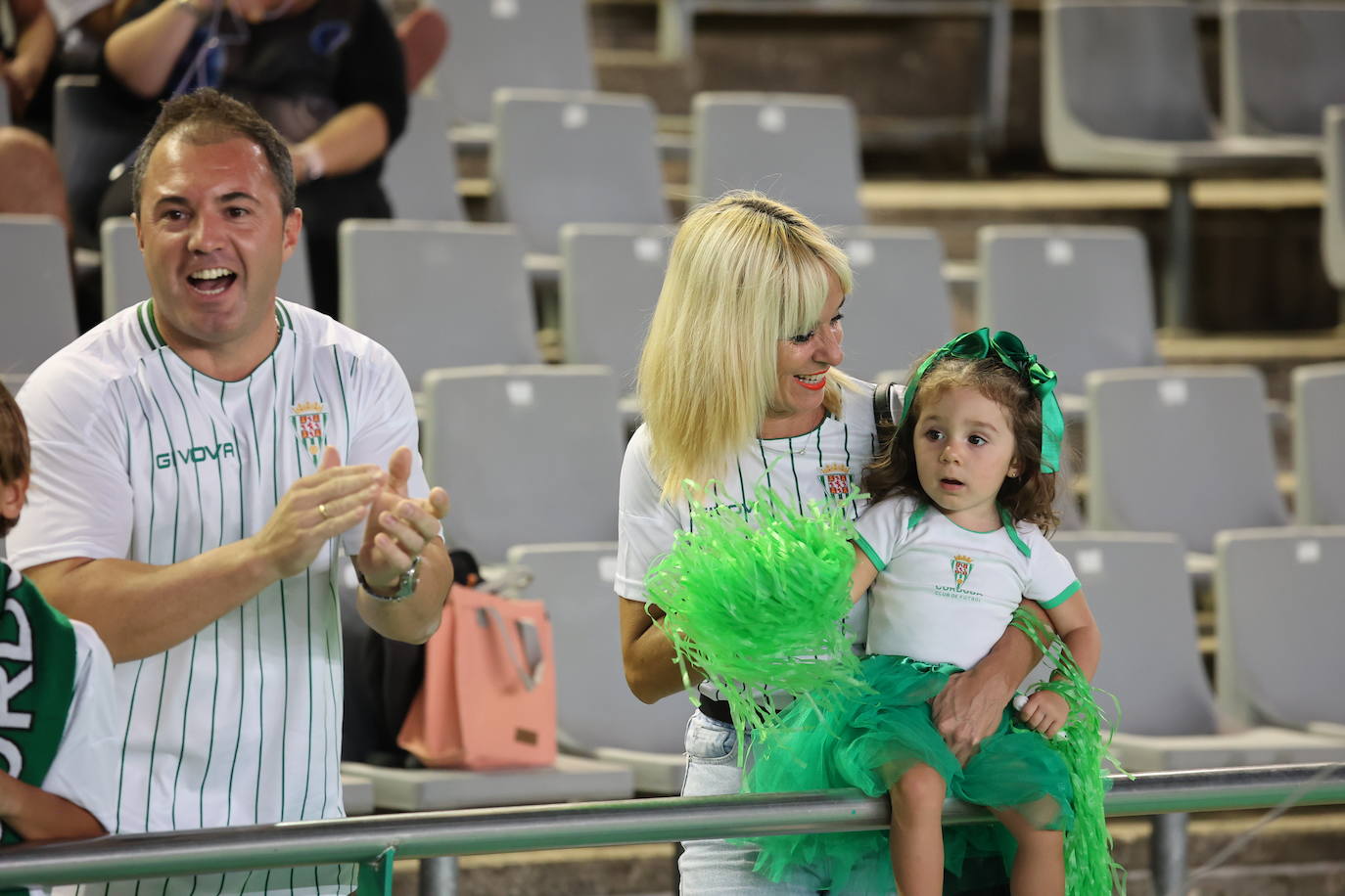 El ambientazo en El Arcángel en el Córdoba CF - Rayo Majadahonda, en imágenes