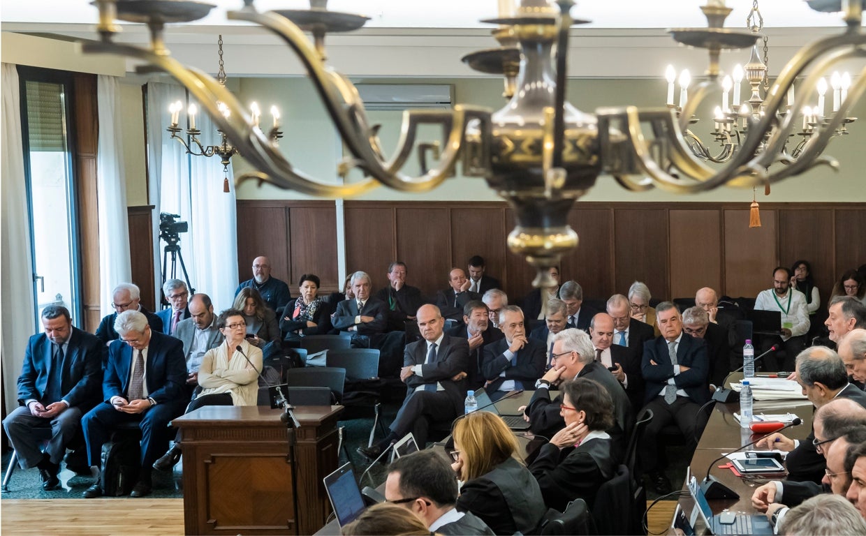 El Supremo envía la causa de los ERE a la Audiencia para ejecutar la sentencia contra los 15 condenados