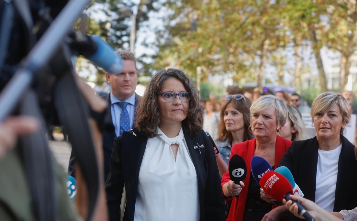 Imagen de la expresidenta de la Generalitat Mónica Oltra, a su llegada a la Ciudad de la Justicia de Valencia