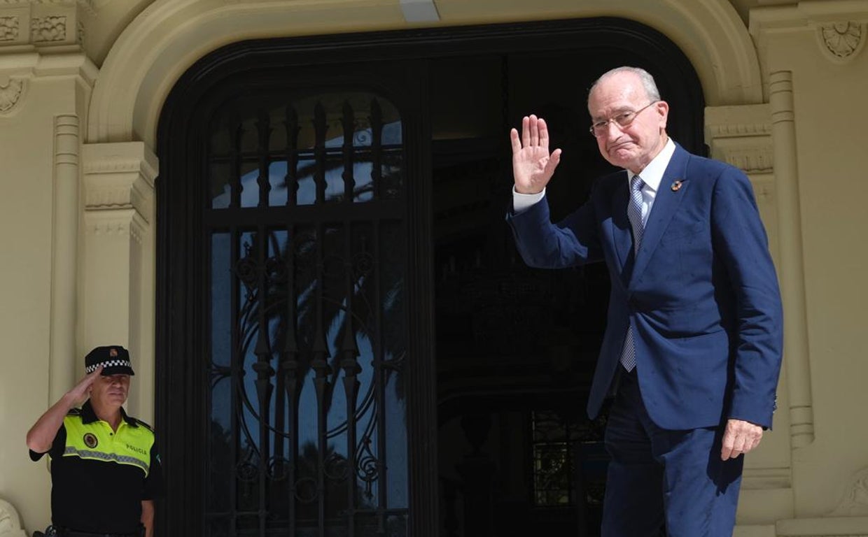 El alcalde de Málaga, Francisco de la Torre, repetirá como candidato en las municipales de mayo a los 80 años