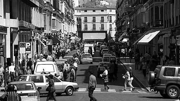 Imagen antes - La calle Larios, antes y después de su peatonalización