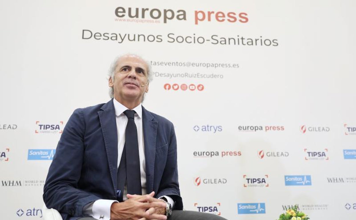 El consejero de Sanidad, Enrique Ruiz Escudero