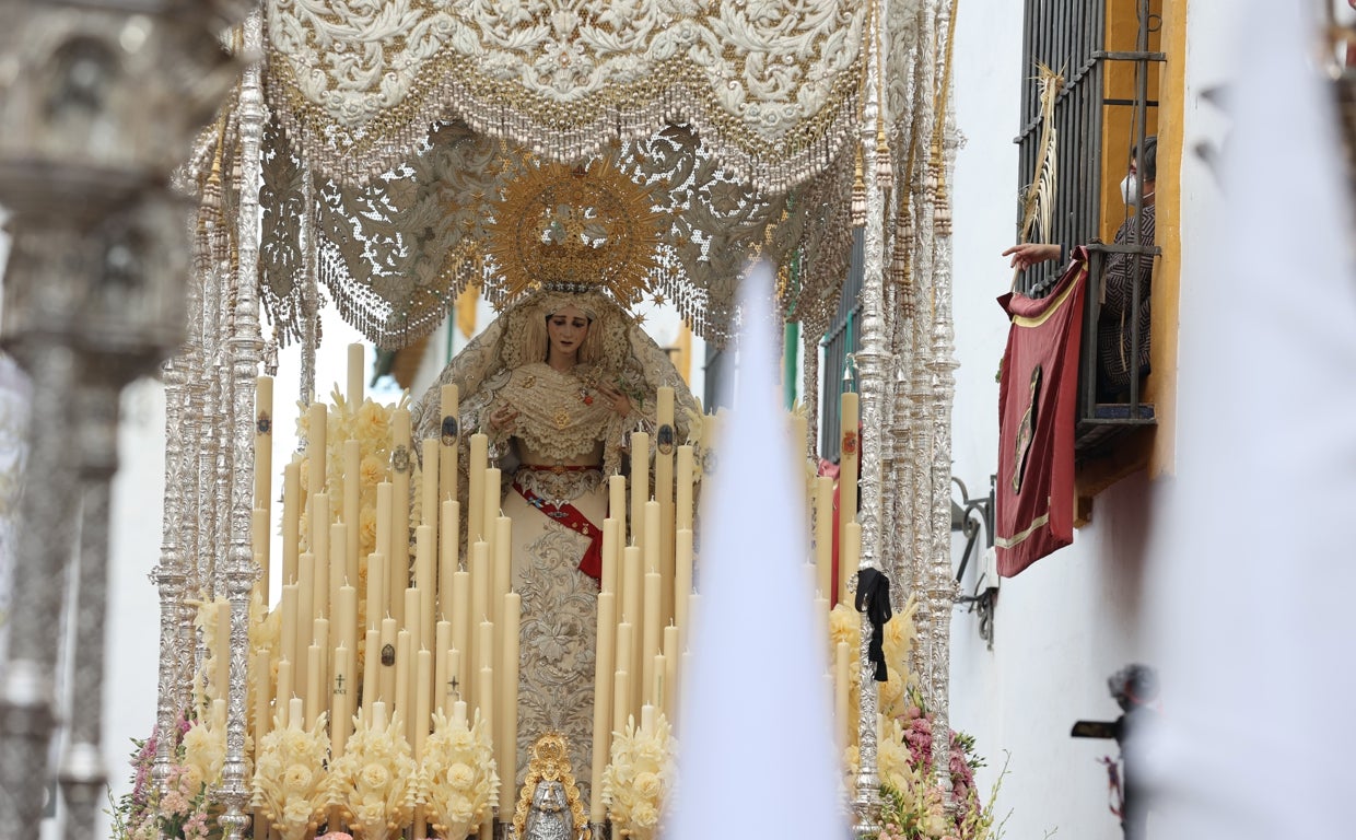 María Santísima de la Paz y Esperanza, en su paso de palio el Miércoles Santo