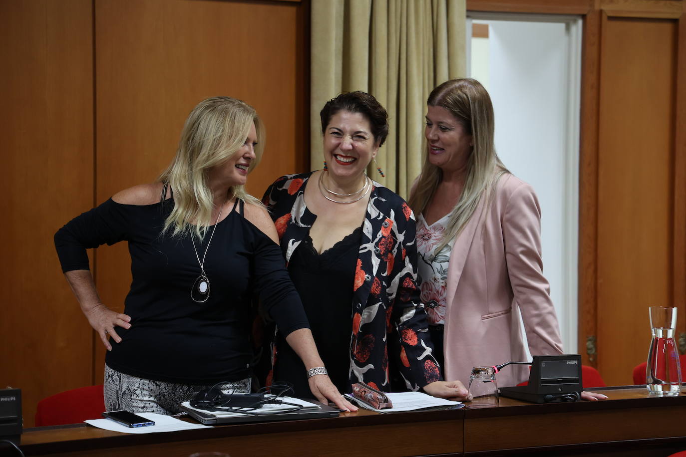 En imágenes, el tenso y polémico Pleno en el Ayuntamiento de Córdoba