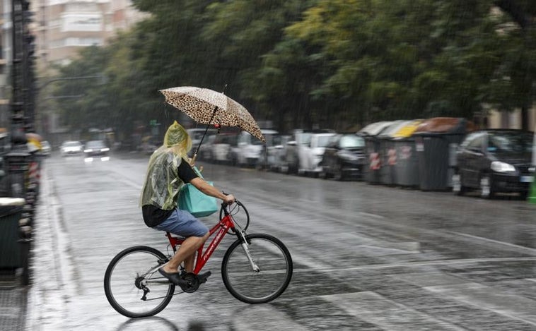 Emergencias recomienda precaución a la población ante la llegada de lluvias y tormentas  a  Valencia el fin de semana