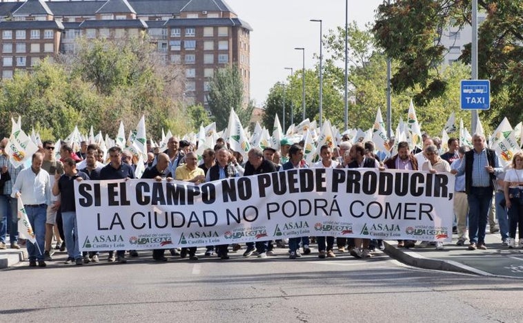 El campo defiende que «no» tiene «la culpa de que la cesta de la compra haya subido un 14%»