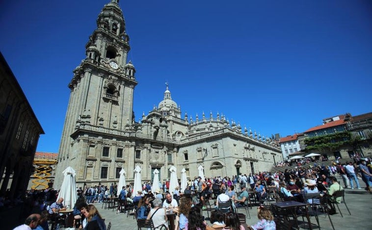 Santiago insiste en una tasa al turismo que divide a la ciudad