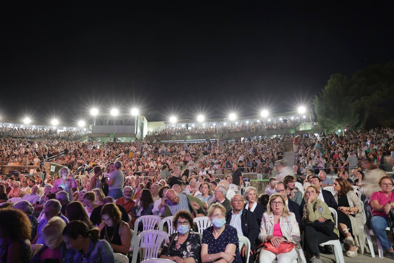 El concierto de Serrat en Córdoba, en imágenes