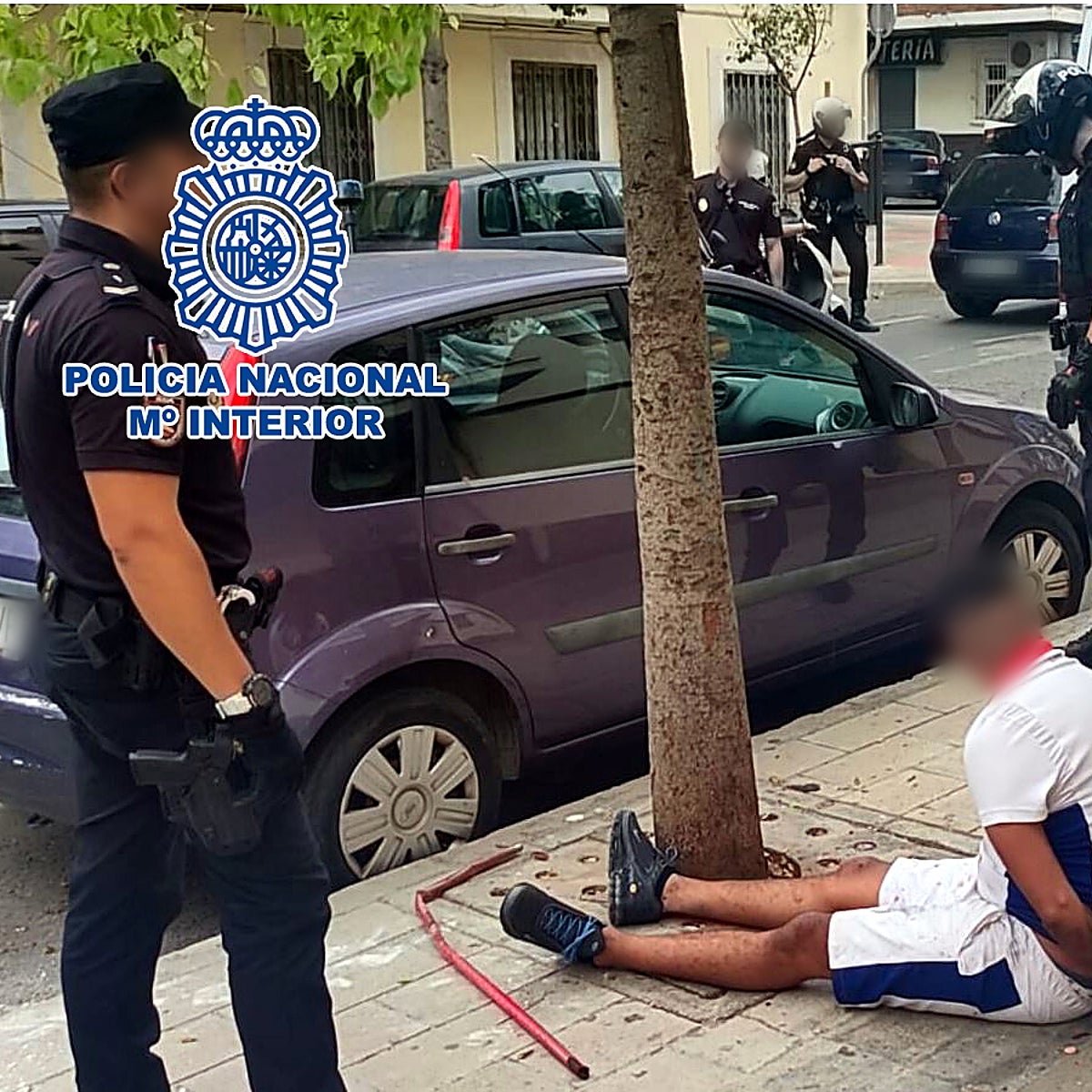 Pelea a navajazos «por temas suyos» en plena calle en Alicante