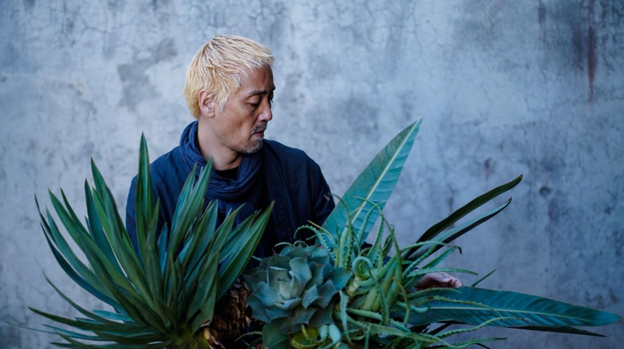 Flora 2022 | Yuji Kobayashi, artista japonés invitado: «En Córdoba la gente necesita a las plantas»