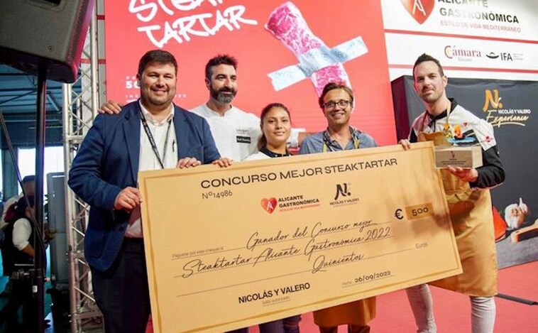 El restaurante Dexcaro de Denia gana el concurso «Mejor Steak Tartar» en Alicante Gastronómica