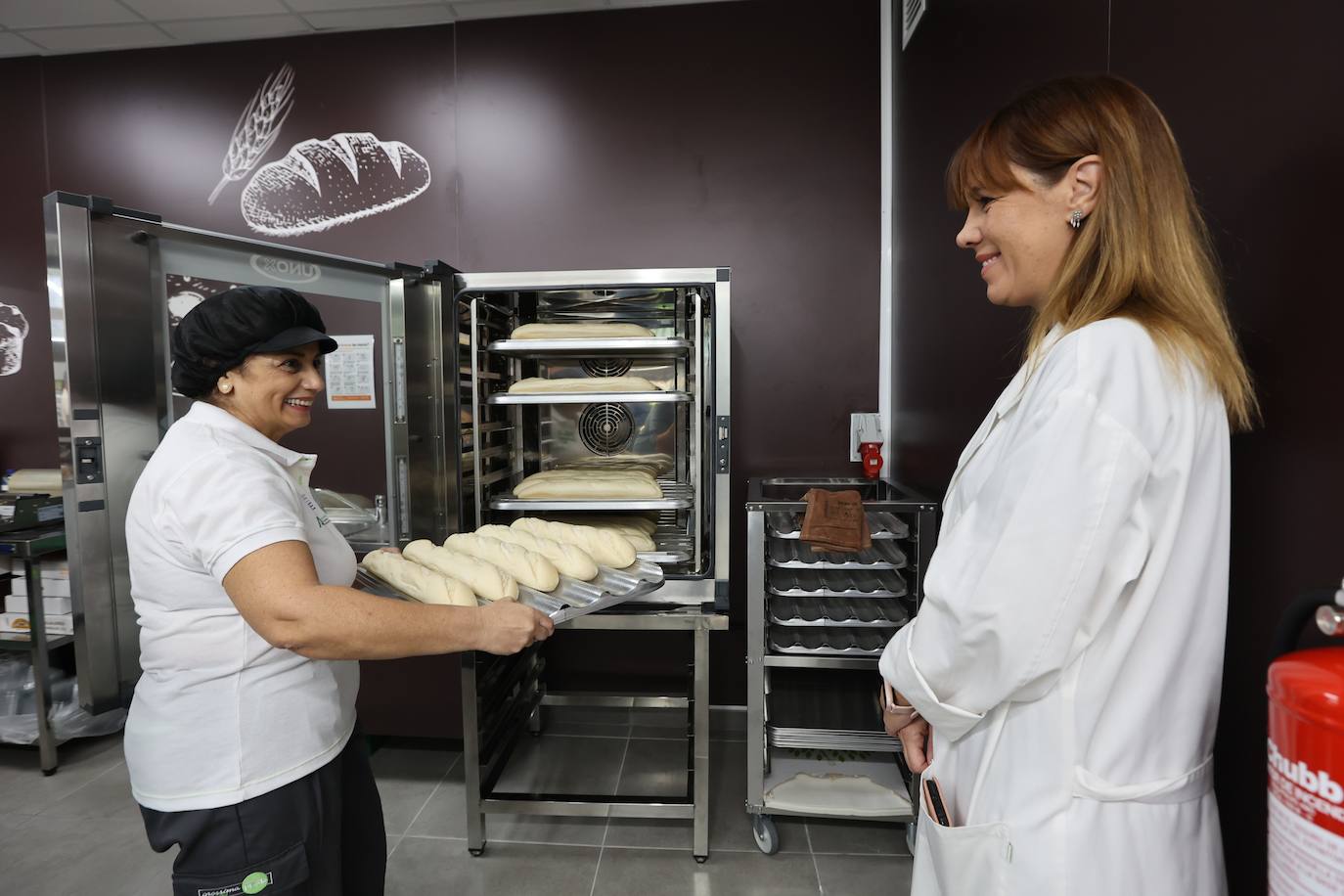 El primer súper de Andalucía gestionado por discapacitados, en imágenes