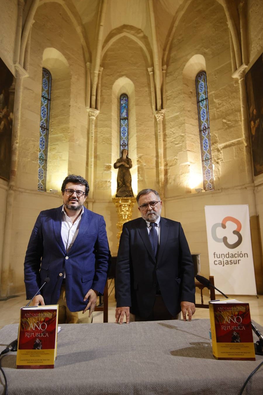 La presentación del libro de Calvo Poyato en Córdoba, en imágenes