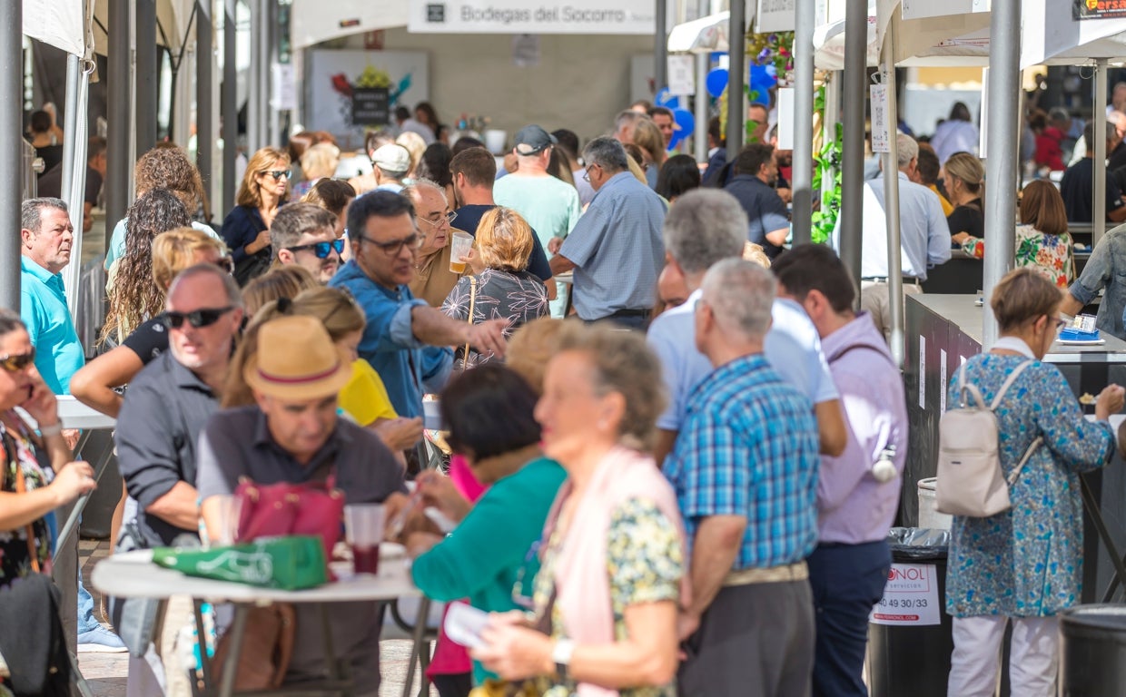 Gran ambiente en la inauguración de la feria de la Tapa que ha comenzado este viernes