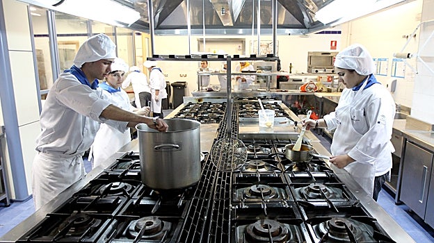 Imagen de la Escuela de Hostelría municpal antes de su cierre