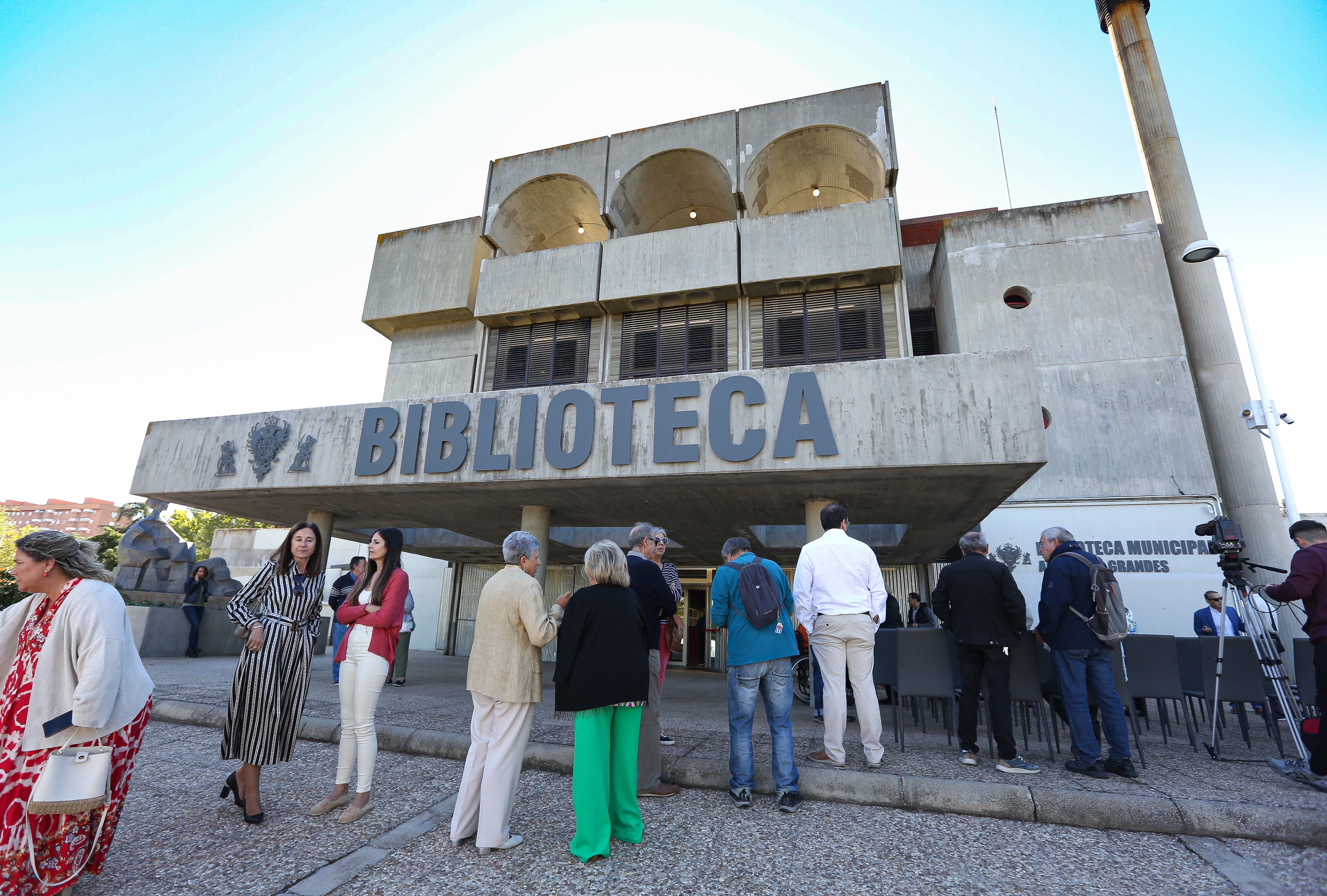 La biblioteca del Polígono reabre sus puertas con el nombre de &#039;Almudena Grandes&#039;