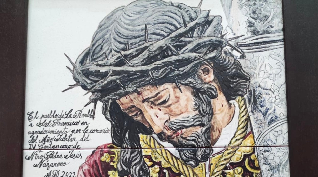 Un azulejo con el rostro del Nazareno de La Rambla, el regalo al Papa  por el Año Jubilar