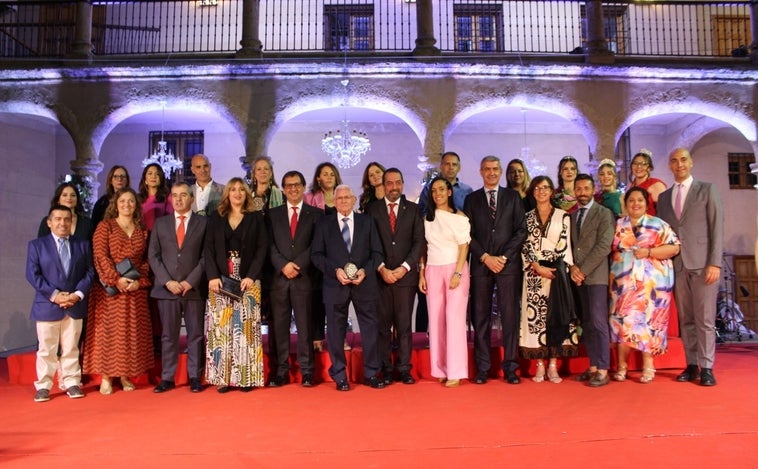 Comienzan las fiestas de La Sementera de Torrijos con la entrega de galardones honoríficos