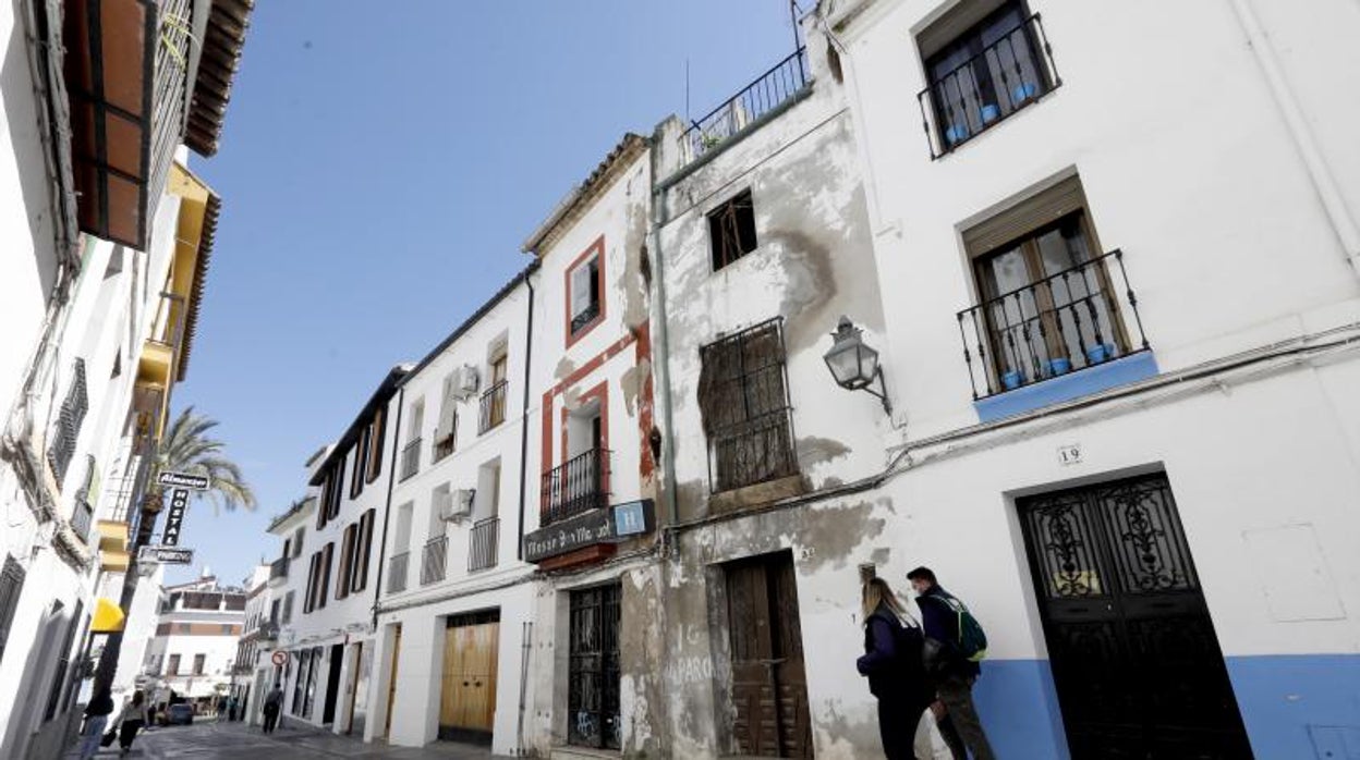 Los dos asaltantes de una joven en bicicleta en la Judería se enfrentan a 8 años de cárcel por robo y agresión sexual