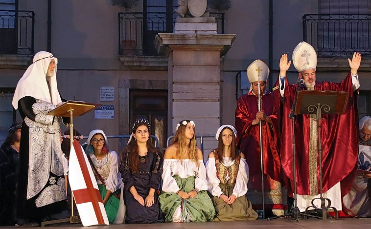 León recrea la entrega de las cien doncellas al emir como antesala de Las Cantaderas