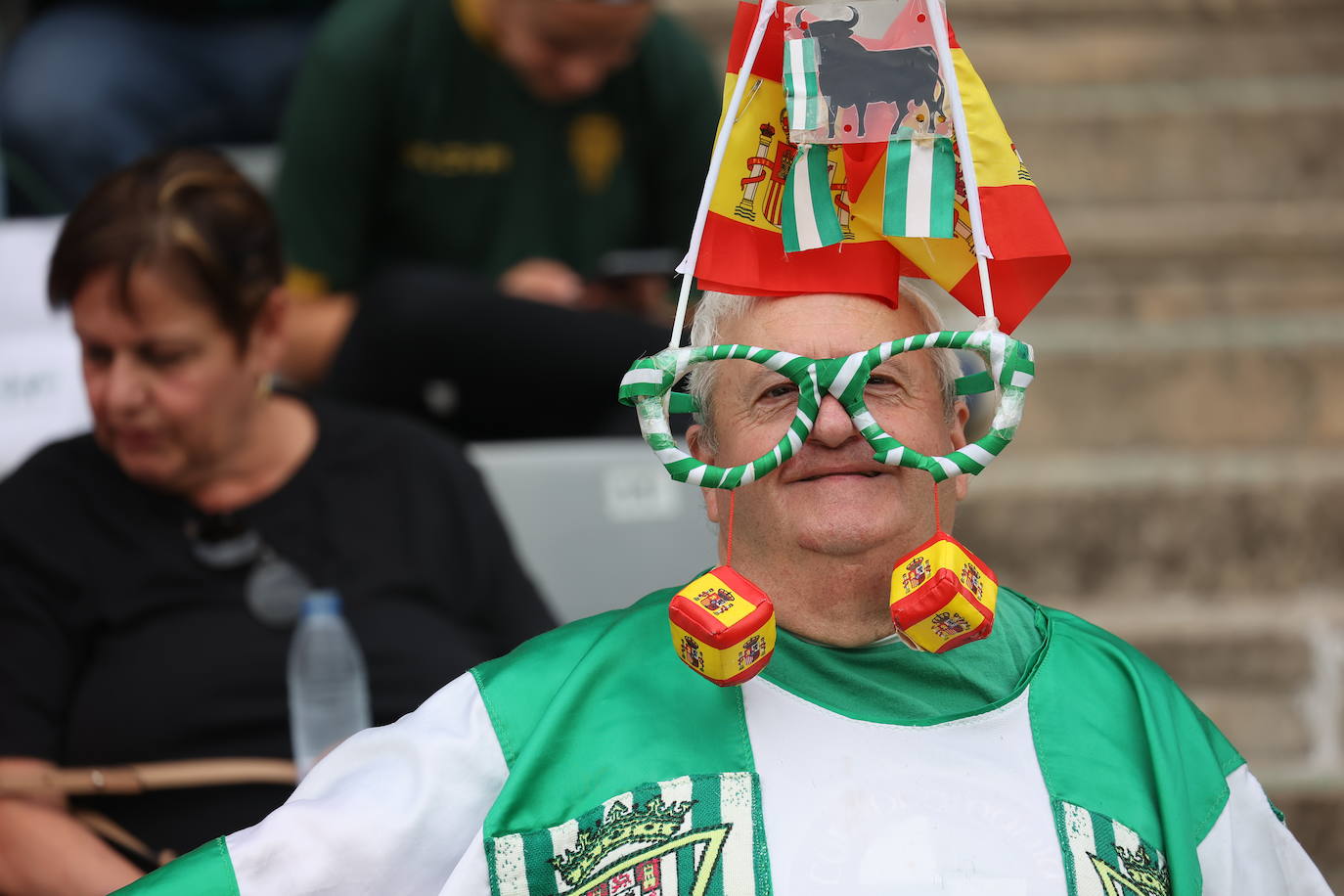 La animación de la grada de El Arcángel en el Córdoba CF - Sanse, en imágenes