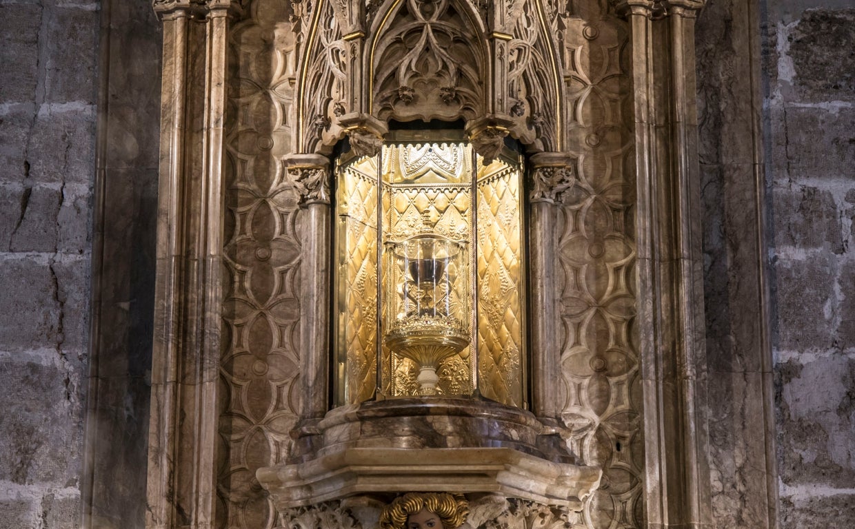 Hornacina de la Catedral de Valencia con el Santo Cáliz en su interior, considerado el Santo Grial