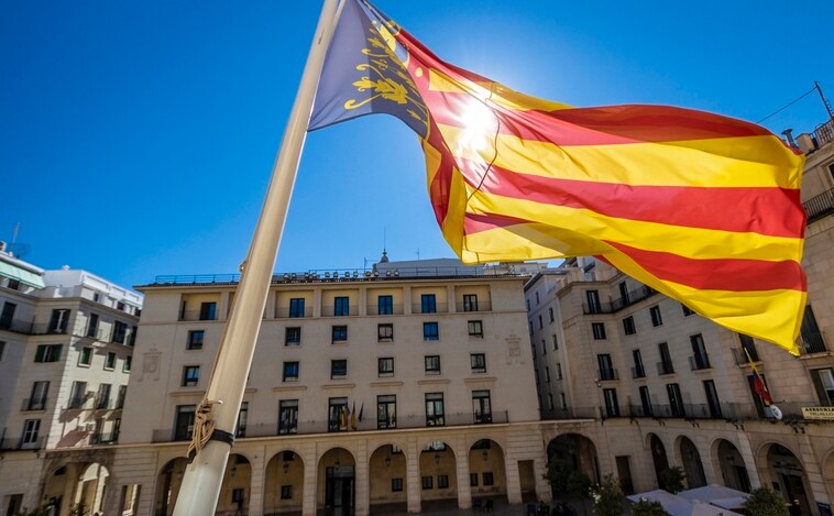 Presentan en el Senado el manifiesto «No a los países catalanes» firmado por 50.000 valencianos