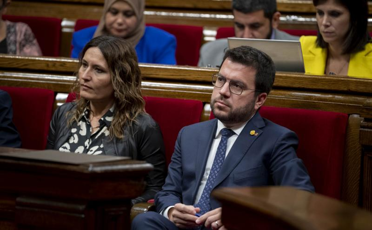 Pere Aragonès, en su escaño del Parlamento de Cataluña, en el pleno de la semana pasada