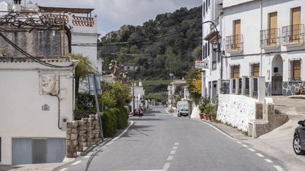 Fibra óptica a 1.200 metros de altitud: el pueblo de Granada que ha conseguido internet de alta velocidad para sus siete habitantes