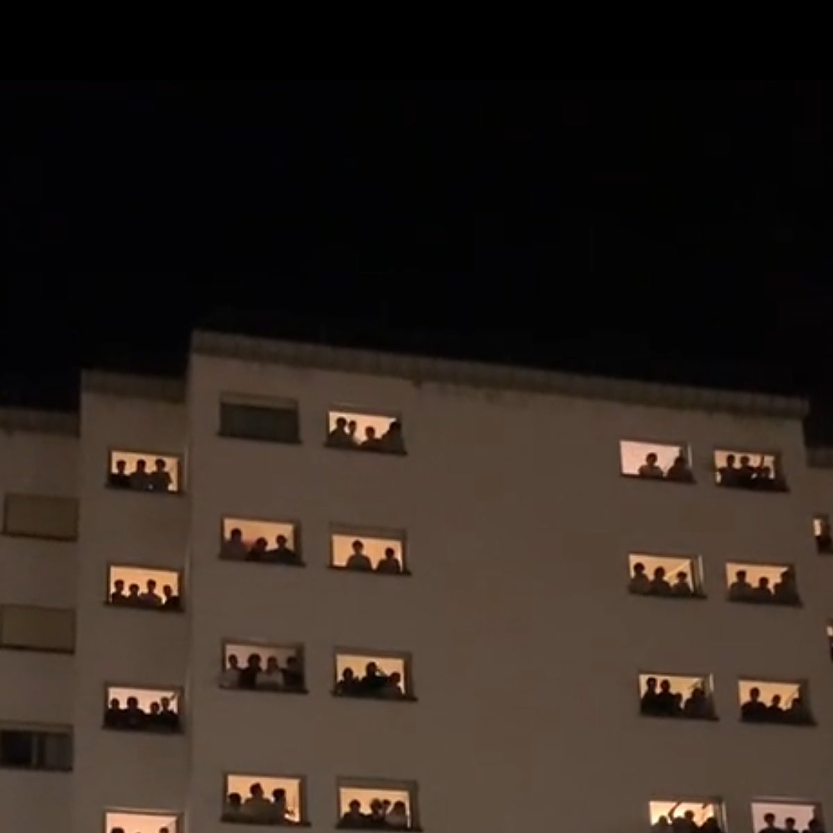 La humillación machista viralizada en el Colegio Mayor Elías Ahúja, una 'tradición' orquestada cada año por los residentes