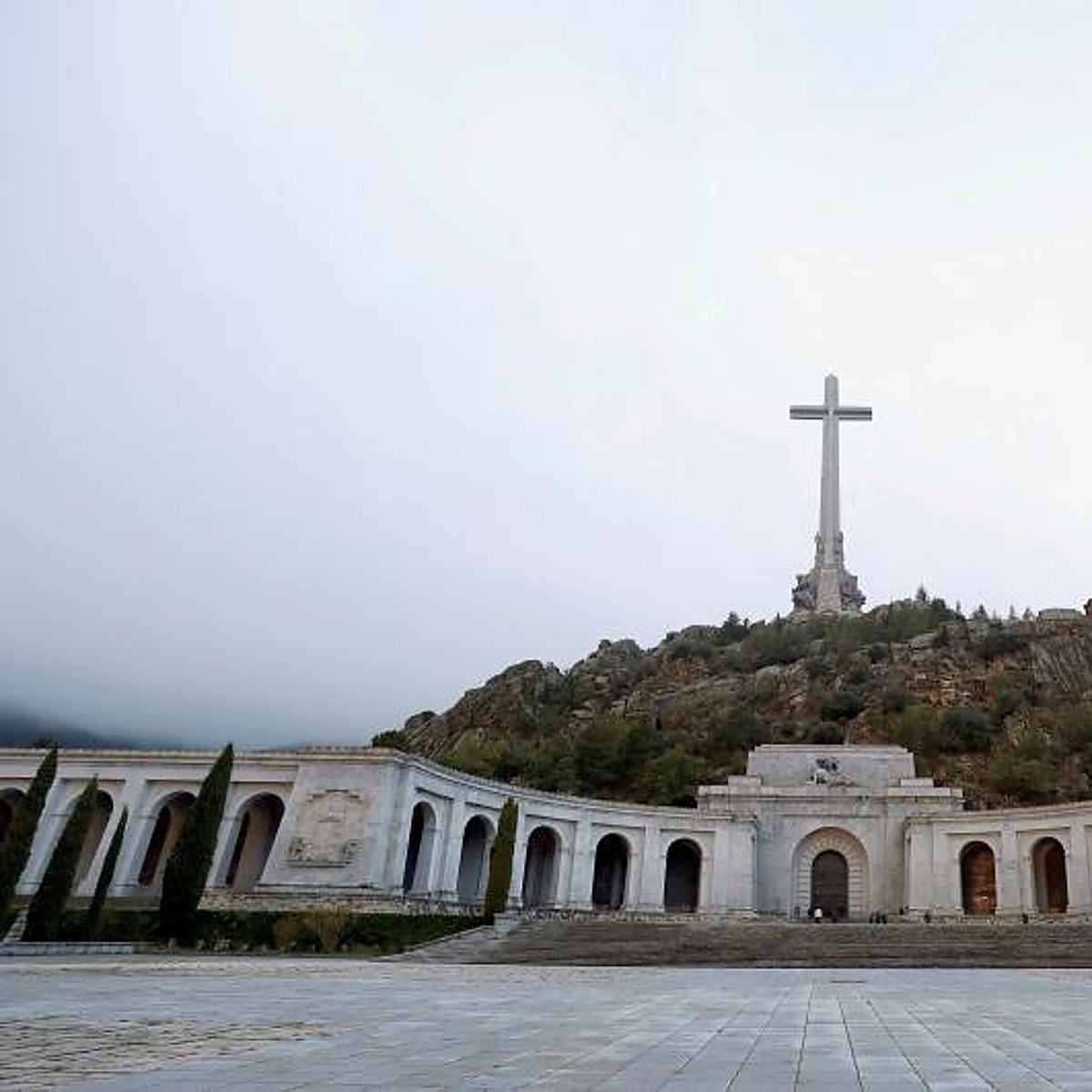 El Gobierno se compromete a exhumar a Primo de Rivera y Queipo de Llano cuando entre en vigor la Ley de Memoria