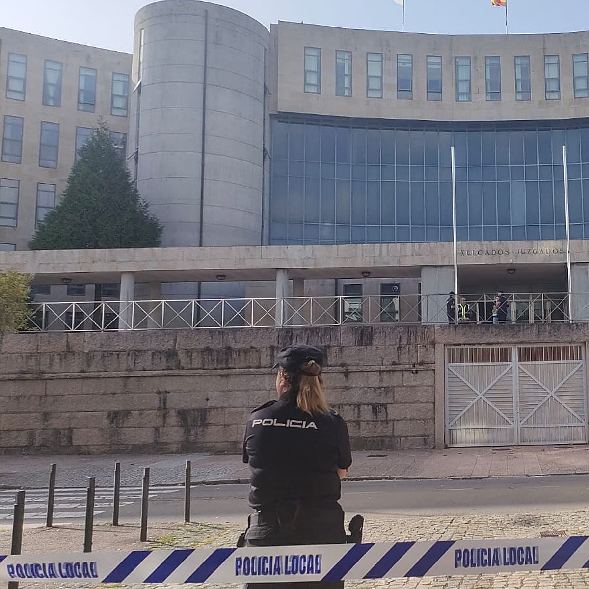 Desalojan los juzgados de Santiago de forma preventiva por amenaza de bomba